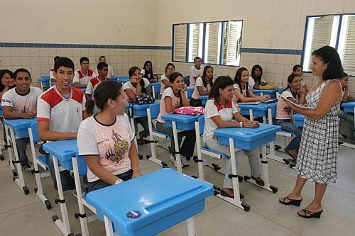 Assembleia Legislativa de Alagoas discute projeto que reestrutura o Plano de Cargos e Carreira do Magistério Público Estadual
